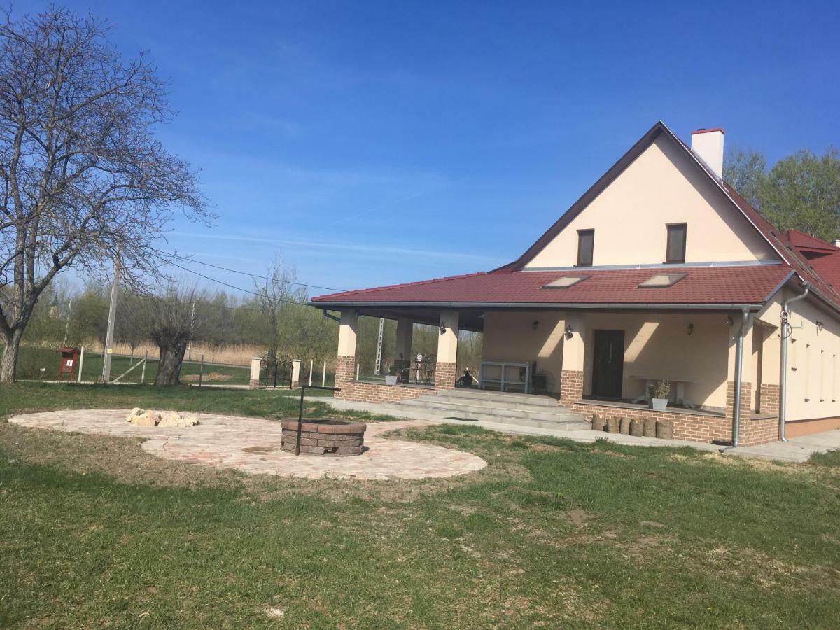 Tiszakécske Tiszavilag Pihenohaz酒店 外观 照片